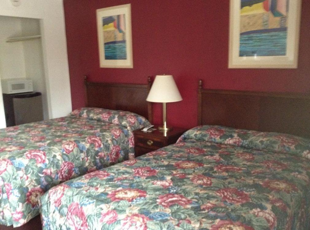 Budget Inn Wrightstown Room photo