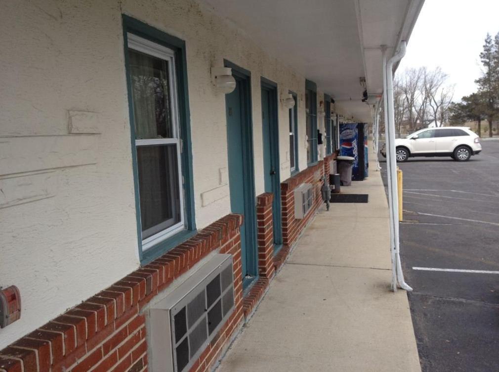 Budget Inn Wrightstown Exterior photo